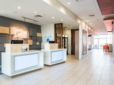 Express & By Ihg 3*
